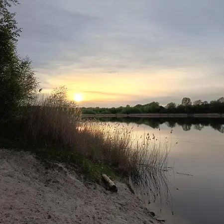 Swietna Nad Jeziorem Tatil Evi *