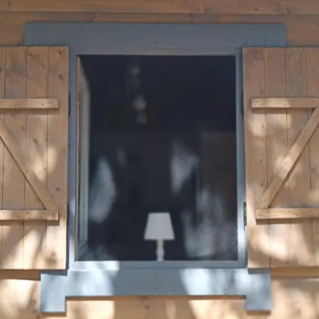 Swietna Nad Jeziorem Tatil Evi