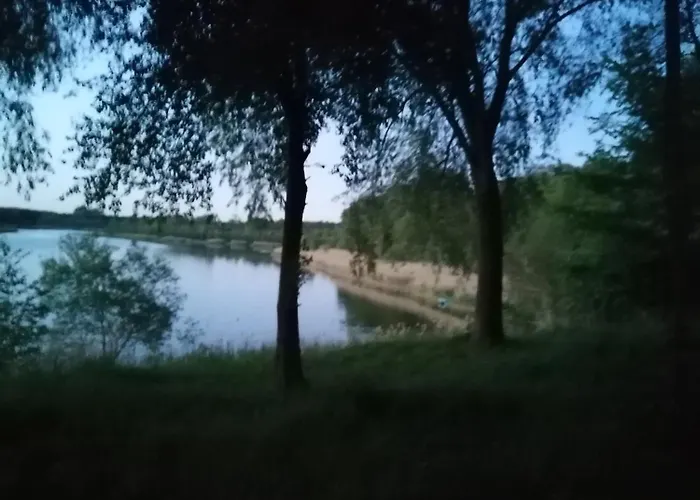 Swietna Nad Jeziorem 別荘 Świętne